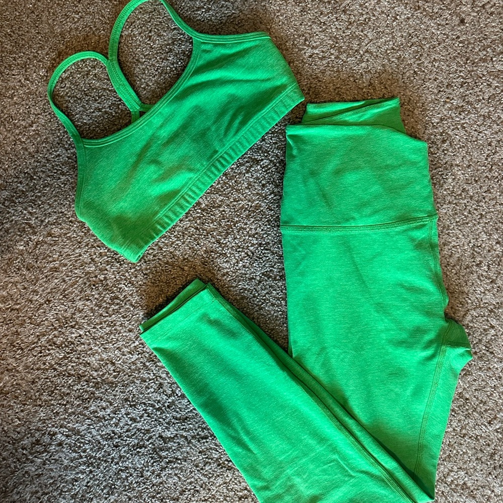Beyond Yoga Green Leggings and Sports Bra Set